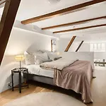 Charming Loft, High Ceiling !modern & Central, Free Private Parking 7 Min Walking ! * Trondheim
