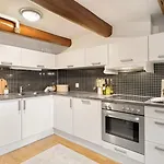 Charming Loft, High Ceiling !modern & Central, Free Private Parking 7 Min Walking ! Trondheim
