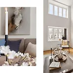 Charming Loft, High Ceiling !modern & Central, Free Private Parking 7 Min Walking !