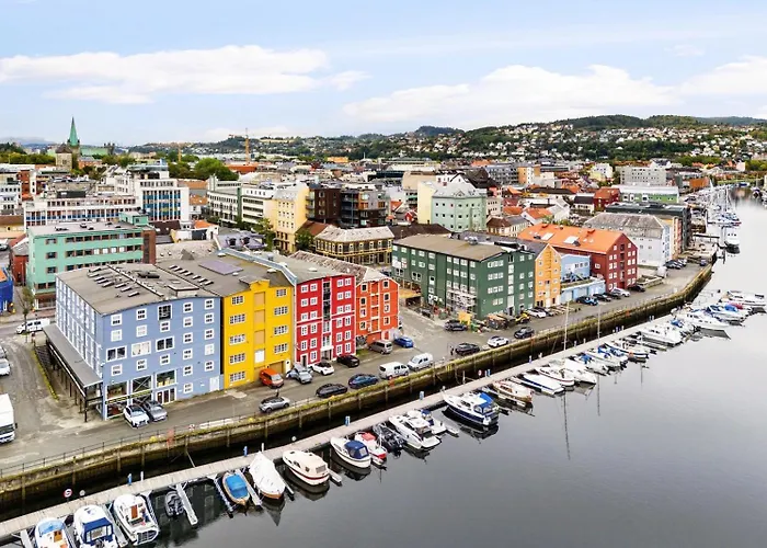 Charming Loft, High Ceiling !modern & Central, Free Private Parking 7 Min Walking ! Apartmán