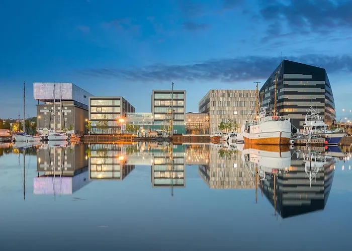 Charming Loft, High Ceiling !modern & Central, Free Private Parking 7 Min Walking ! Trondheim