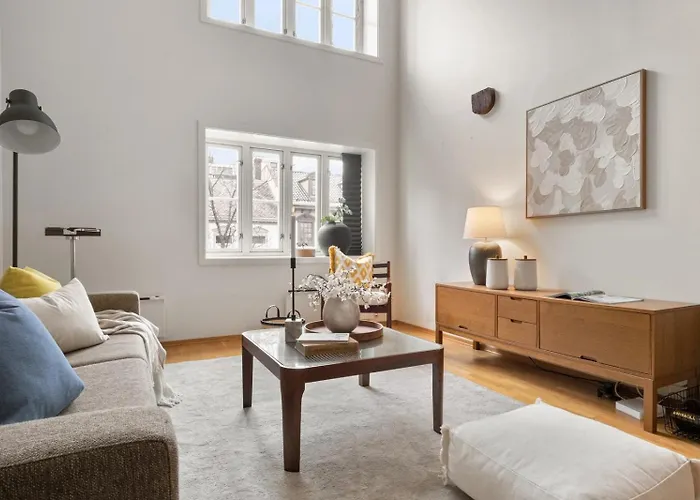 Charming Loft, High Ceiling !modern & Central, Free Private Parking 7 Min Walking ! * Trondheim