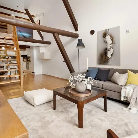 Charming Loft, High Ceiling !modern & Central, Free Private Parking 7 Min Walking ! Тронхейм